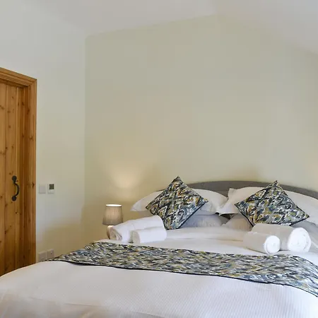 Deer Park Barn - Uk33323