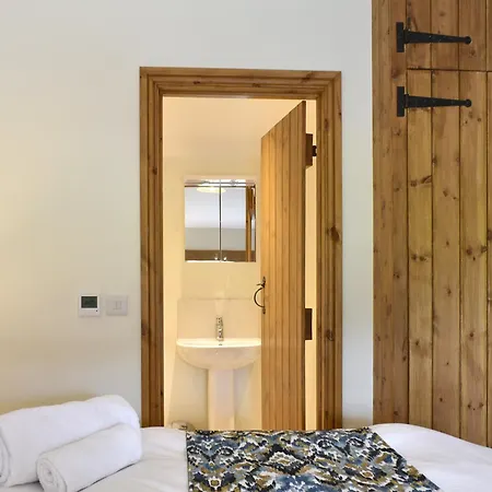 Deer Park Barn - Uk33323 *